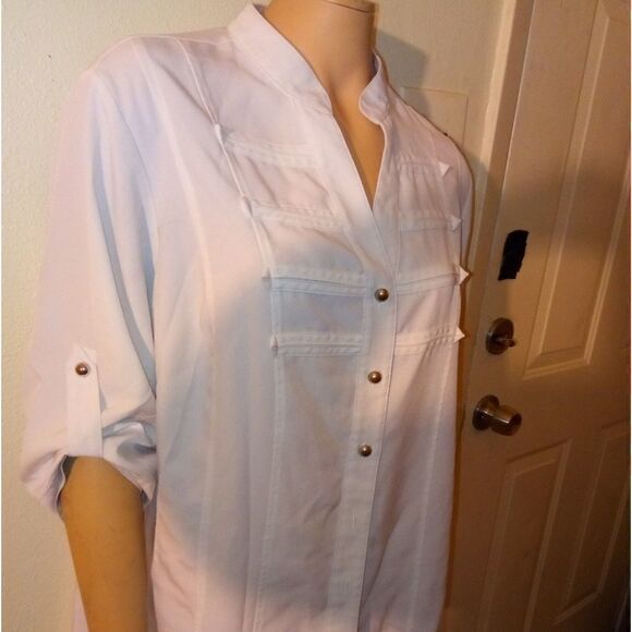 Kathy Che, White loose polyester shirt, button up - Picture 2 of 8